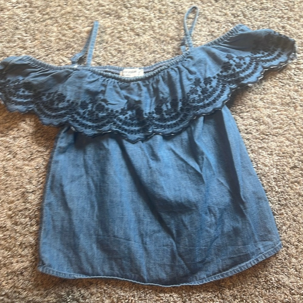 Abercrombie kids denim off the should shirt size 9/10